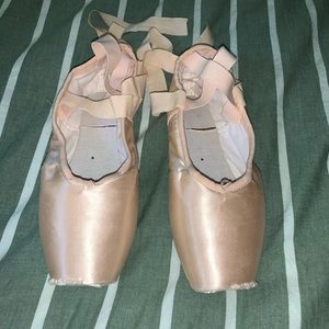 Brand New Ghrisko 2007 Pointe Shoes